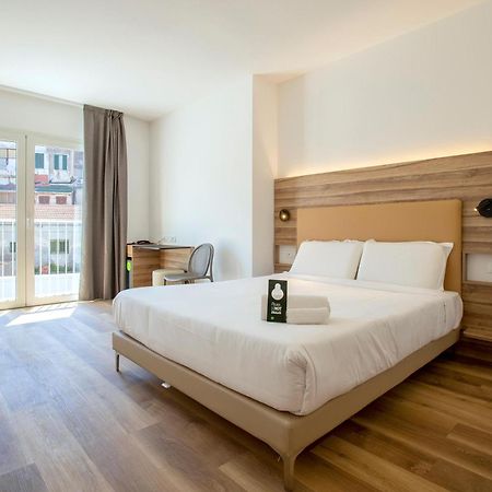 B&B Hotel Сассари Экстерьер фото