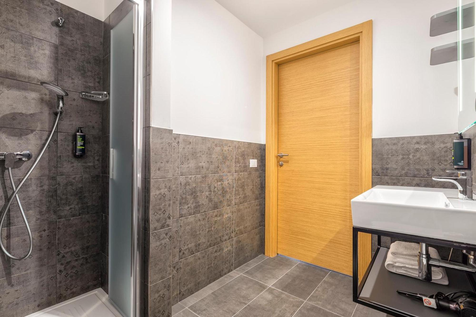 B&B Hotel Сассари Экстерьер фото