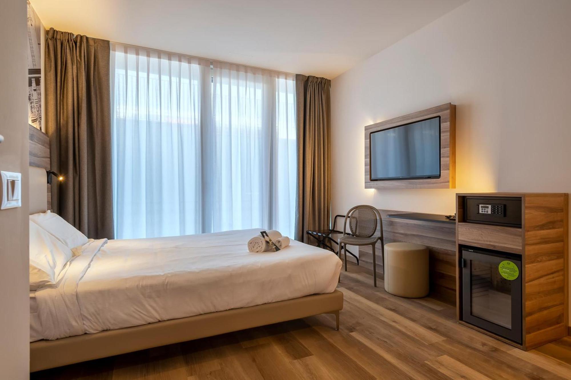 B&B Hotel Сассари Экстерьер фото
